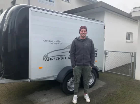 Erfolgreiche Anhängerprüfung mit Fahrschule Marco Zöllig in Algetshausen