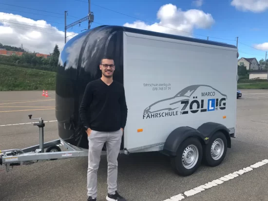 Erfolgreiche Anhängerprüfung mit Fahrschule Marco Zöllig in Sonnental