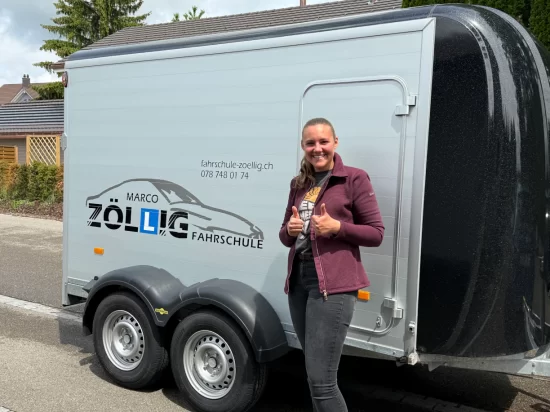 Erfolgreiche Anhängerprüfung mit Fahrschule Marco Zöllig in Uzwil