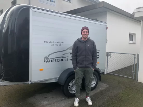 Erfolgreiche Anhängerprüfung mit Fahrschule Marco Zöllig in Uzwil