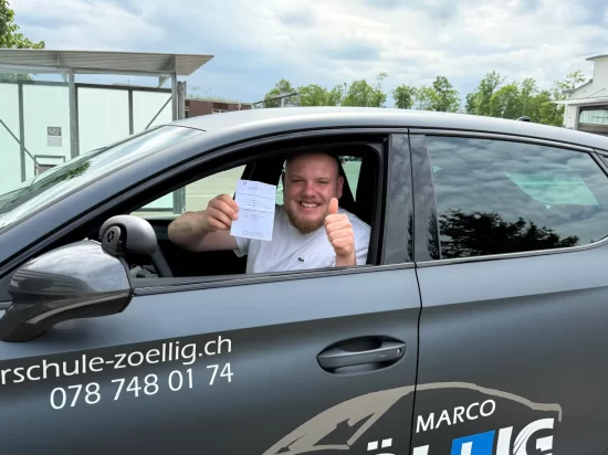 Erfolgreiche Autoprüfung mit der Fahrschule Uzwil