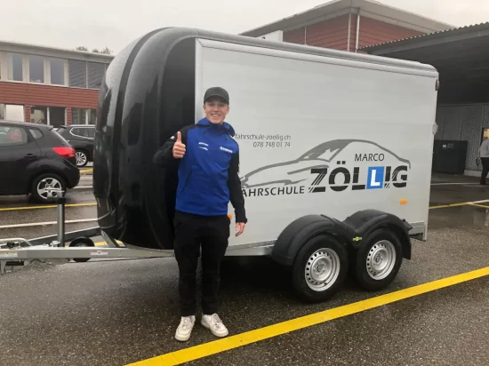 Bestandene Fahrprüfung Kategorie BE in Kirchberg SG – Fahrschule Marco Zöllig