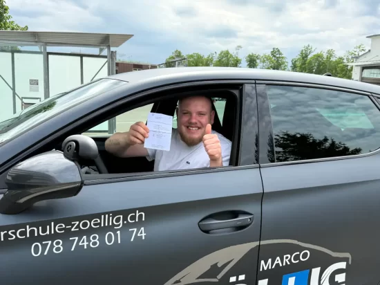 Bestandene Fahrprüfung Kategorie B in Kirchberg SG – Fahrschule Marco Zöllig